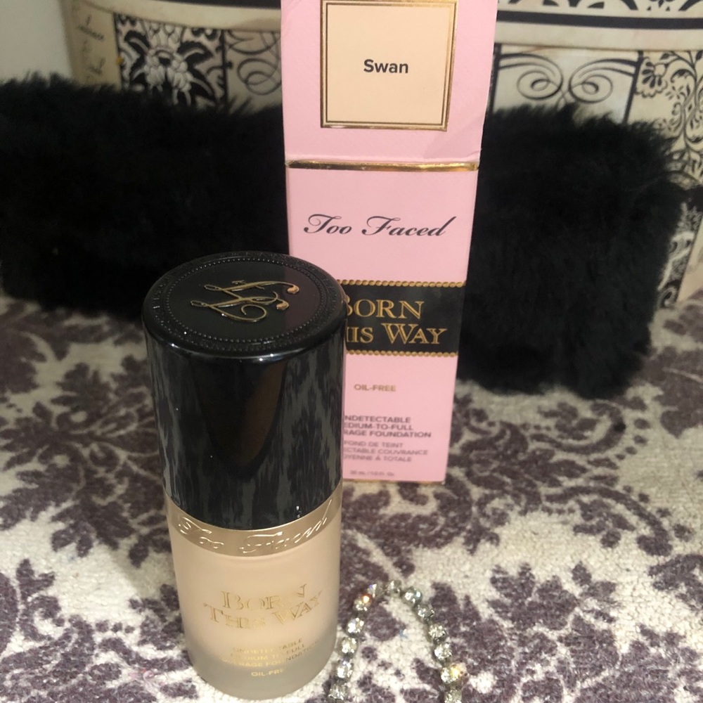 Too Faced Born This Way Foundation